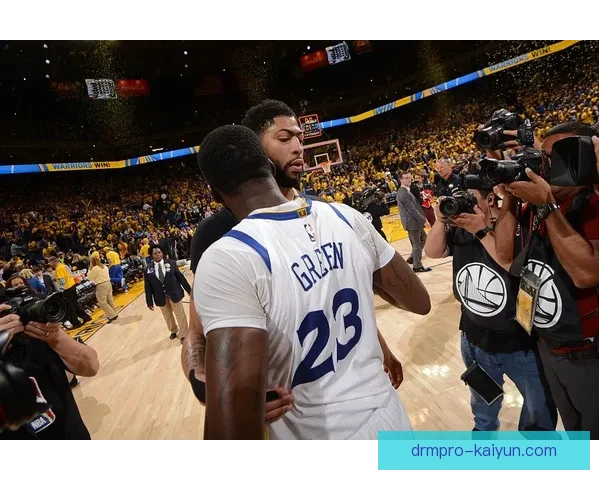 戴维斯持续提升个人技术能力，表现稳健备受关注