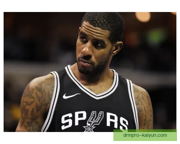 福登的无球跑动与接球表现稳健，持续提升球队进攻威胁